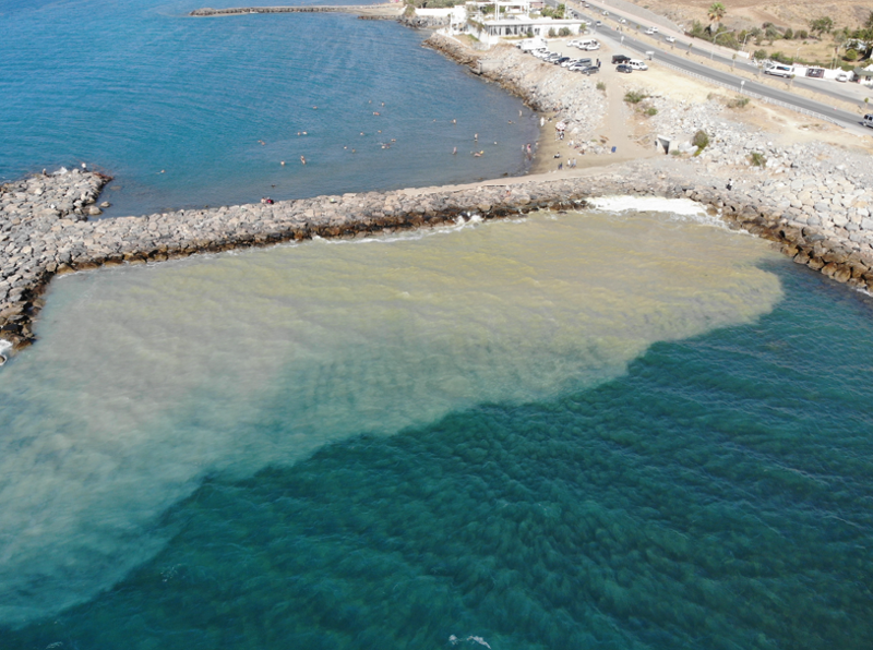 Hatay'da deniz yüzeyinde oluşan köpüksü beyaz tabaka endişeye neden oldu - Resim: 2