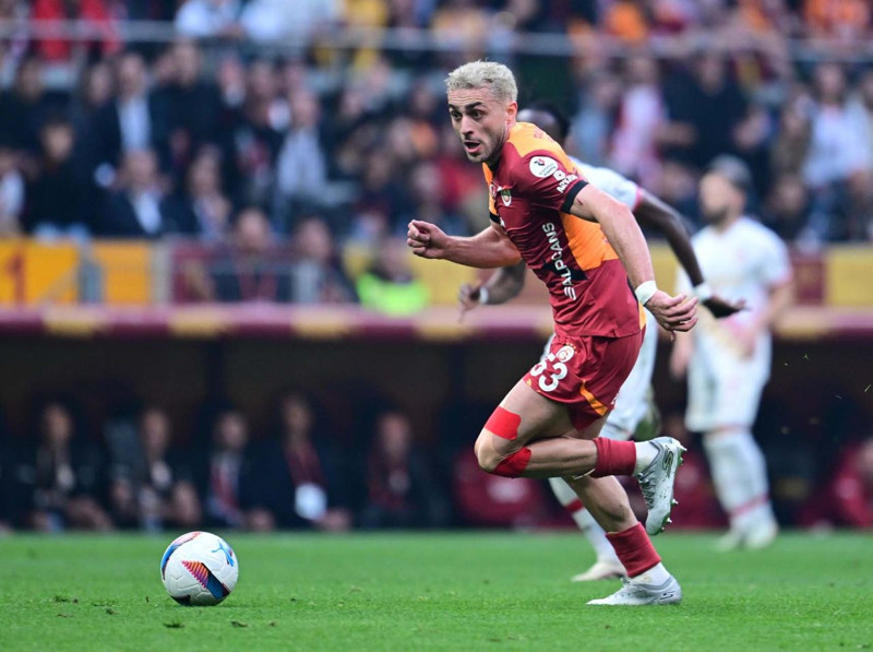 Okan Buruk’un kare ası için 25 milyon euroluk resmi transfer teklifi! Dursun Özbek elinin tersiyle itti! 35 veren olursa transfer bitecek - Resim: 7