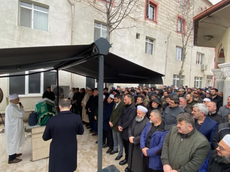 Köprüden atlayarak intihar eden fenomen Kübra Karaaslan kimdir? Babası İstanbul'un göbeğindeki camide imam - Resim: 5