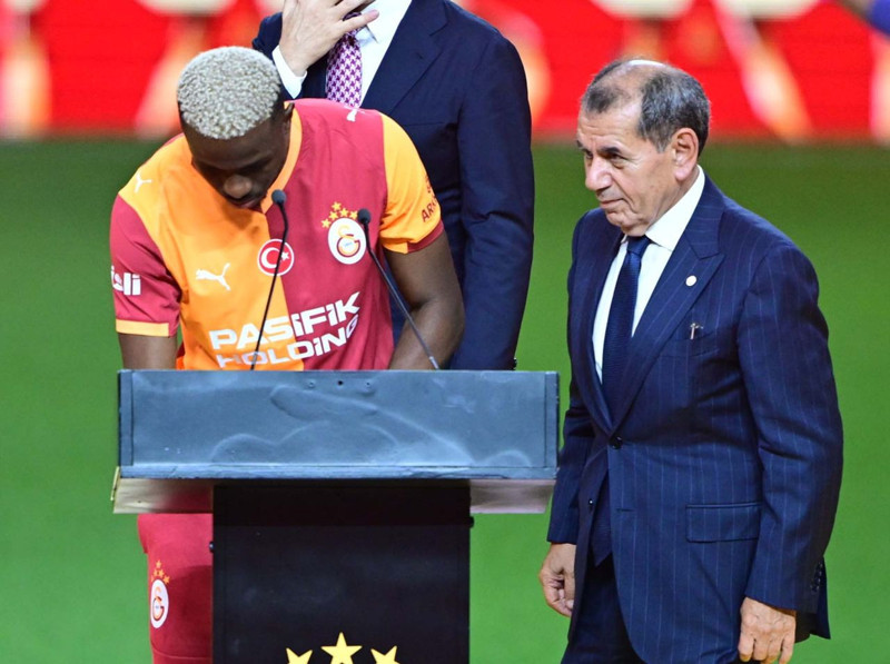 Osimhen ile yönetim arasında kritik zirve! Dursun Özbek'in Nijeryalı yıldıza verdiği söz ortaya çıktı - Resim: 5