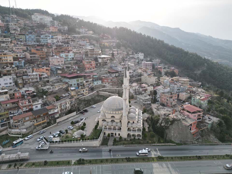 Depremde hasar görmeyen nadir yerlerden! Tası tarağı toplayan oraya gidiyor - Resim: 2