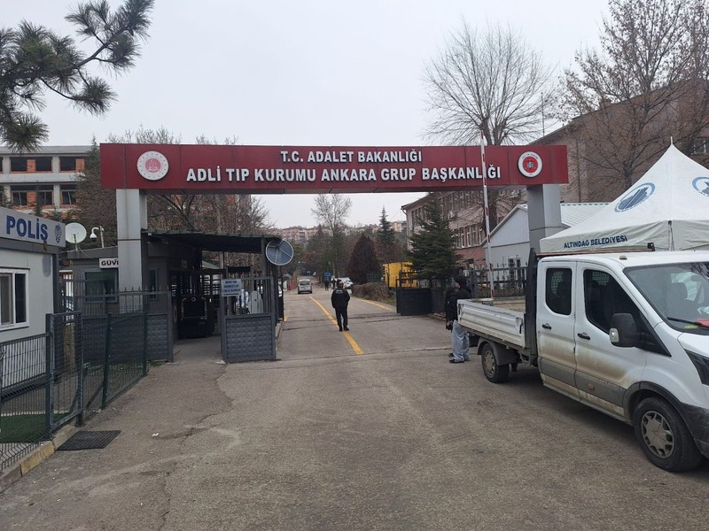 Kartalkaya'daki yangında hayatını kaybeden otelin aşçısı Esra, 1 ay önce işe başlamış! - Resim: 2