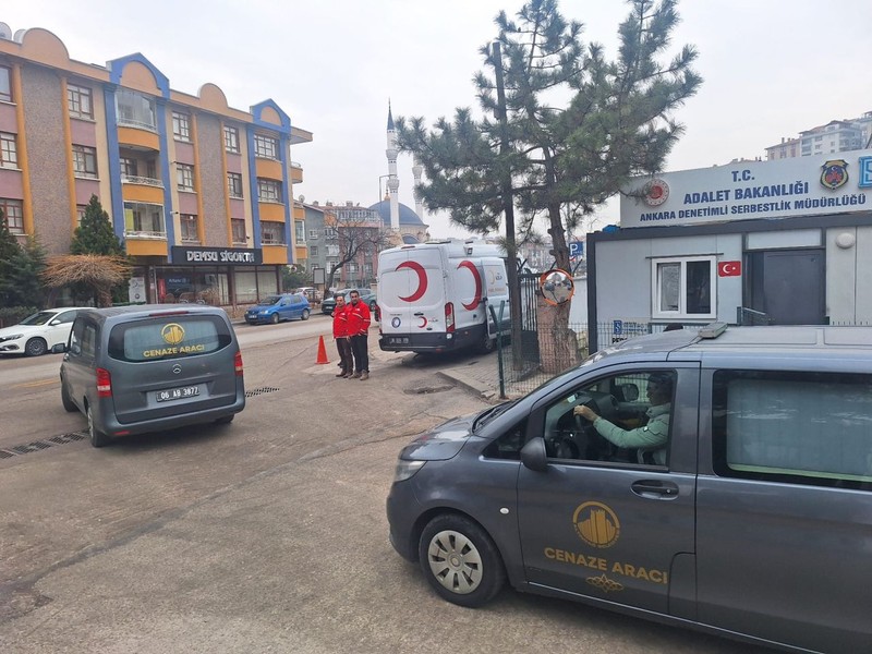 Bolu faciasında hayatını kaybedenlerden biri de ünlülerin stil danışmanı çıktı! Burak Sağyaşar'dan başsağlığı paylaşımı - Resim: 5