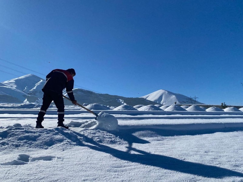 Erzurum -27,8 ile Türkiye'nin en dondurucu yeri oldu. Meteorolojik kaynaklardan yeni uyarı da geldi. Daha da beteri geliyor hayvanları koruyun - Resim: 4