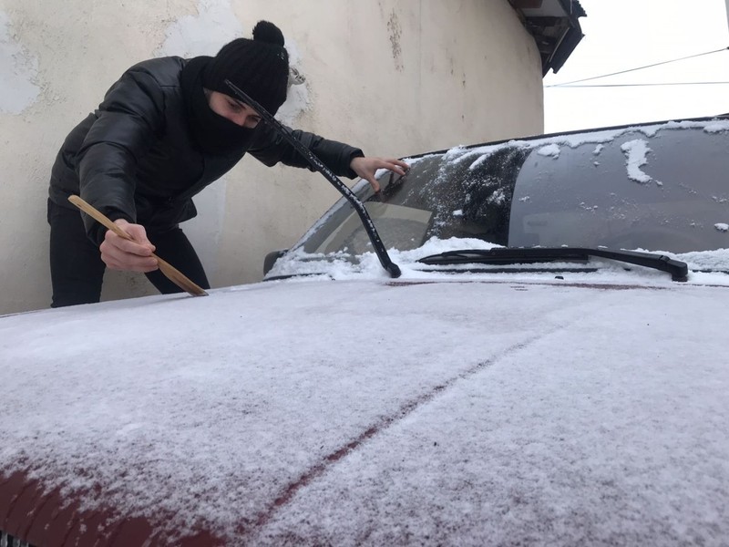 Bayburt'ta -18 derecelik soğuk, vatandaşları çileden çıkardı... Kafalarını nereye çevirseler her yeri buzdu... Bayburt tarihinde böylesini görmedi - Resim: 1