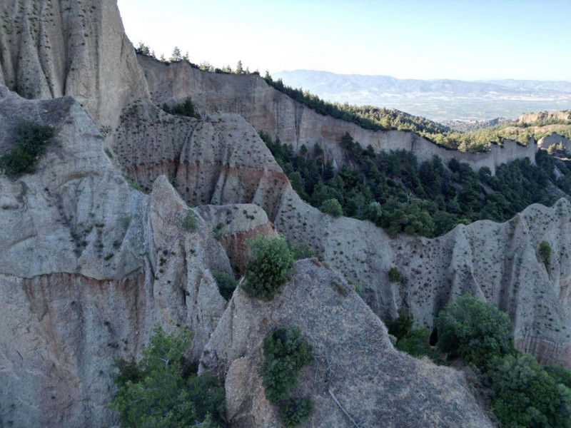 Manisa'da peribacası benzeri kaya oluşumları dikkat çekiyor - Resim: 1