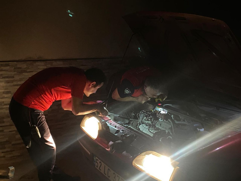 Ordu Ünye’de otomobil motoruna sıkışan yavru kedi itfaiye ekiplerince kurtarıldı - Resim: 3