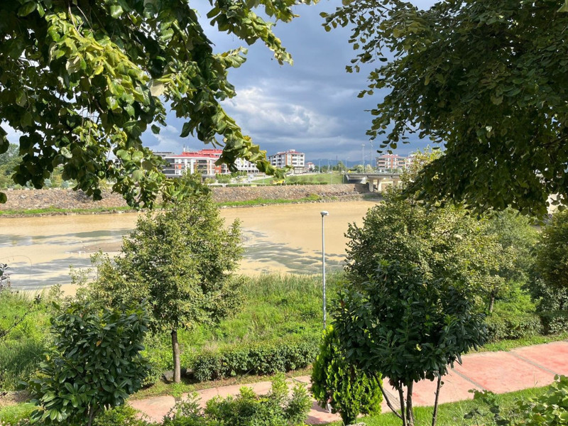 Samsun’da sağanak sonrası Yeşilırmak Nehri çamurla kaplandı, metrekareye 89,1 kilogram yağış düştü - Resim: 2