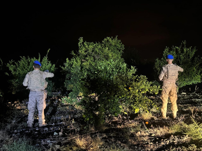 Hatay'da 100'lerce gece vakti nöbet tutmaya başladı. Bölgeye kimse alınmıyor - Resim: 2