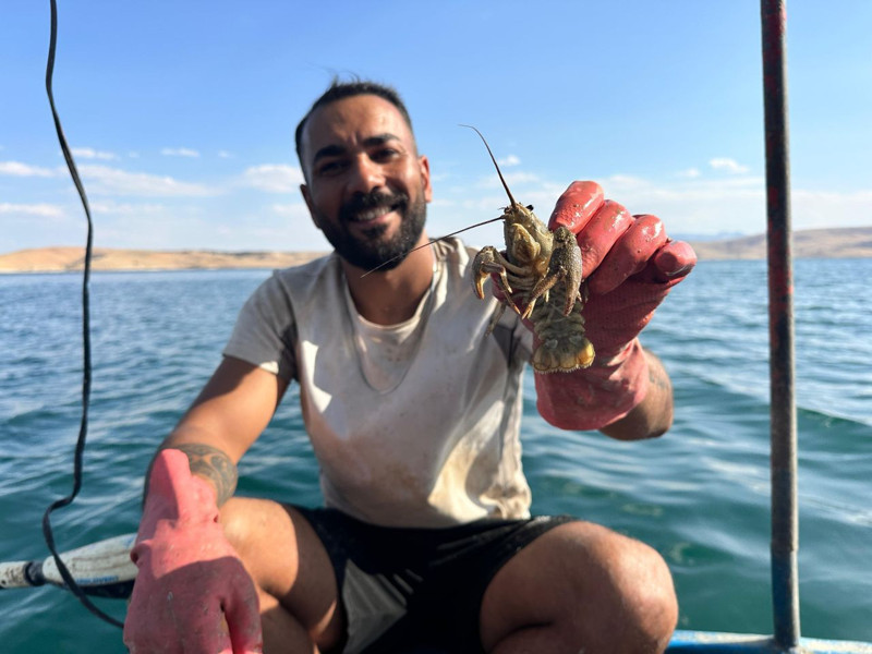 İstanbul’u bırakıp Tunceli'de köyüne döndü! Gölde yeni bir hayat kurdu - Resim: 1