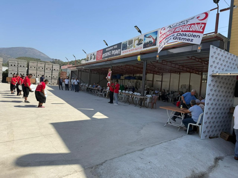 Osmaniye'de düğünde şaşırtan detay! Tam 3 gün boyunca o ikramı yaptılar - Resim: 6