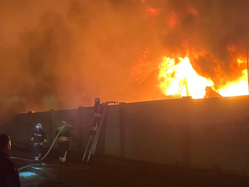 Geri dönüşüm fabrikasında yangın! - Resim: 2