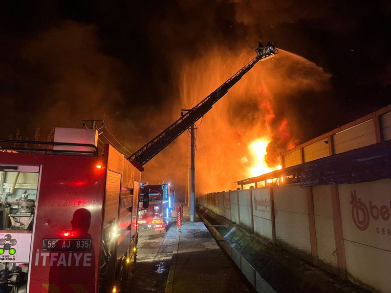 Geri dönüşüm fabrikasında yangın! - Resim: 4