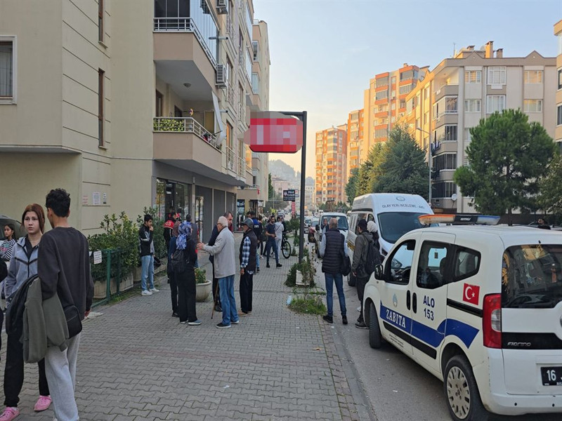 Eski koca dehşet saçtı! Göğsünden bıçakladı, polisi arayıp teslim oldu - Resim: 1