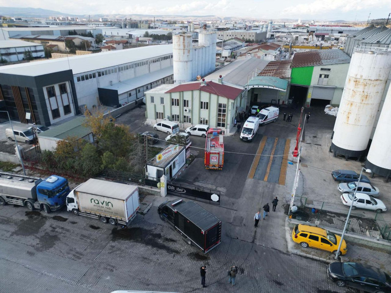 Yağ fabrikasında patlama! Çok sayıda yaralı var - Resim: 4