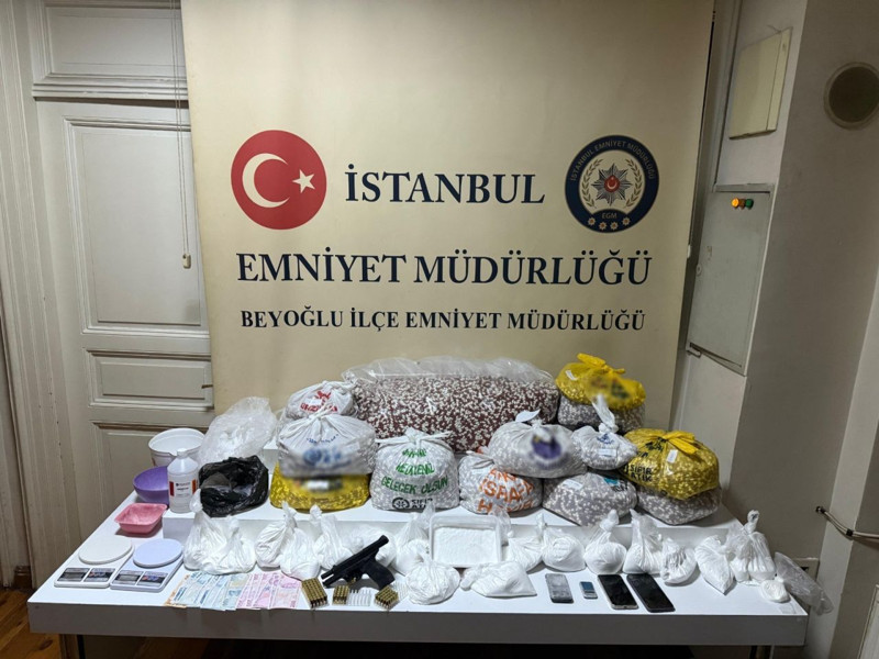 Eşinin işlerini yürüttüğü ortaya çıktı! Operasyonda ele geçirilenler pes dedirtti - Resim: 4