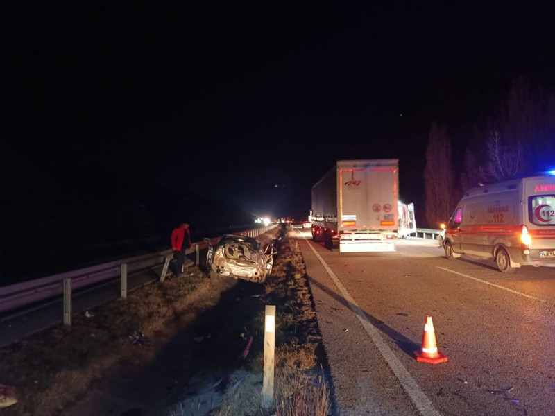 Çorum'da korkunç kaza! Otostopla bindiği araç mezarı oldu: 1 ölü, 2 yaralı - Resim: 2