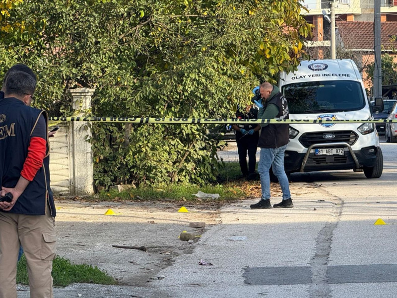 Akraba iki aile arasında silahlı kavga! Ortalık savaş alanına döndü: Çok sayıda yaralı var - Resim: 1