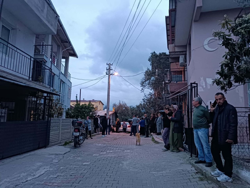 İzmir’de kahreden olay: Kanser hastası baba, engelli kızını öldürüp intihar etti - Resim: 1