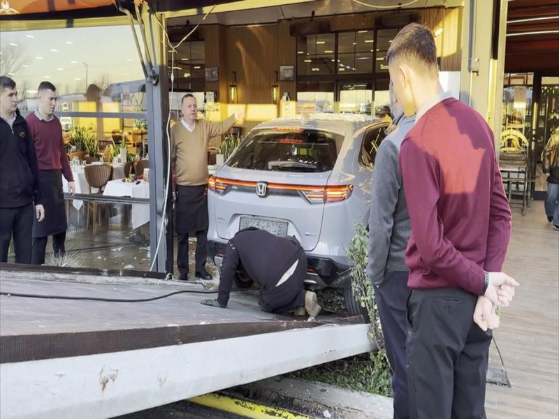 Otomobiliyle kaza geçirmişti! Ünlü sanatçı Cahit Berkay'dan haber geldi - Resim: 4