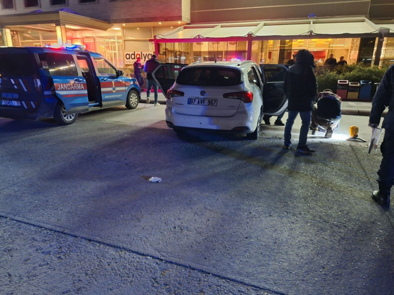 Dinlenme tesisinde tüyler ürperten olay! 5 gündür park halindeydi… Otomobilden ceset çıktı - Resim: 3