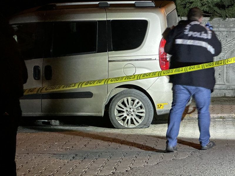 Aksiyon filmi gibi çatışma! Okul önünde vuruldu - Resim: 3