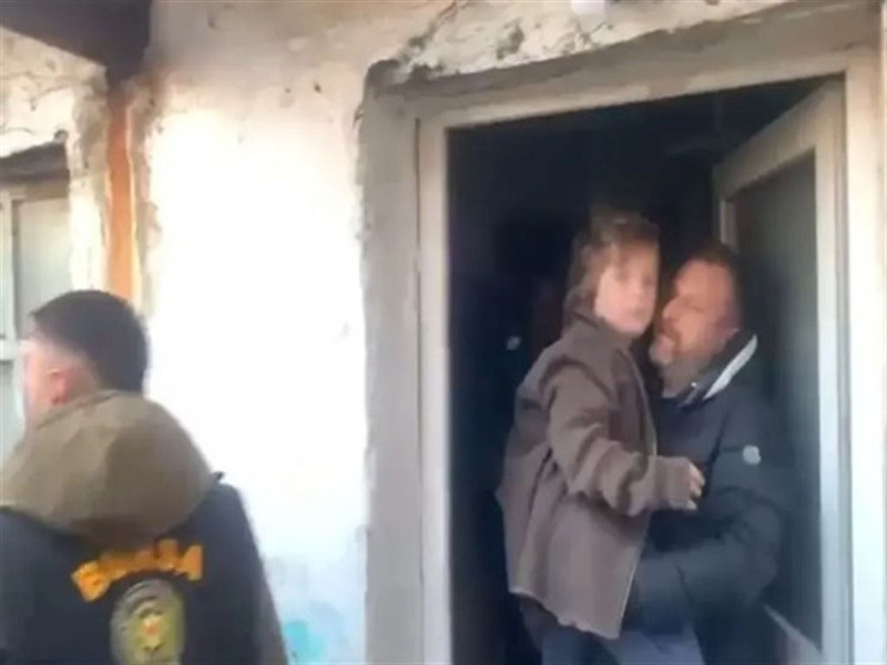 7 yıl harabe evde sakladılar! Torununa kabusu yaşattı: Savunması akıllara durgunluk verdi! - Resim: 2