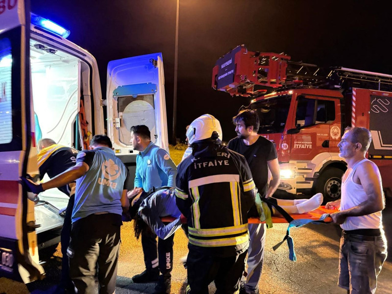 SON DAKİKA! Kayseri'de feci kaza! Tanker ve yolcu otobüsü yan yattı: Ağır yaralılar var - Resim: 6