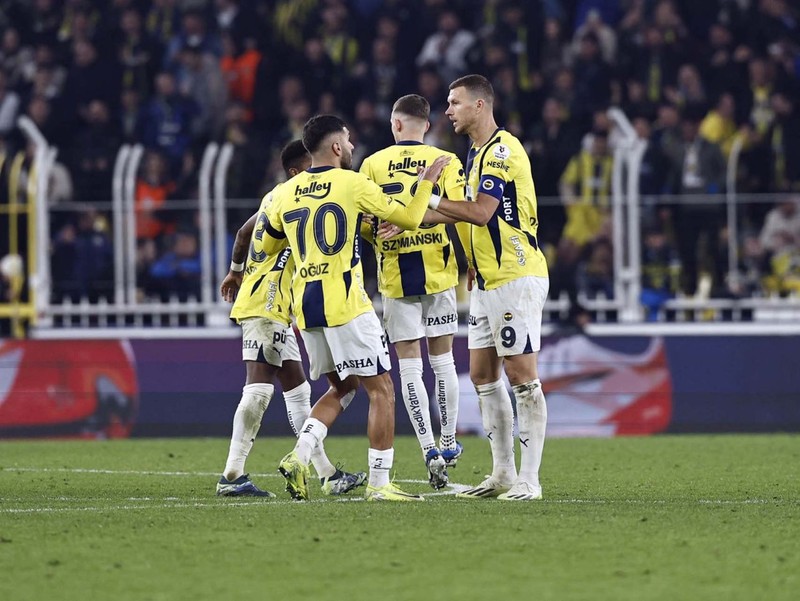 Fenerbahçe’nin yıldızı Rizespor maçında mest etti! İstatistiklerde zirve yaptı! Tümer Metin'den övgüler: “Önünde ceketimi ilikliyorum” - Resim: 3