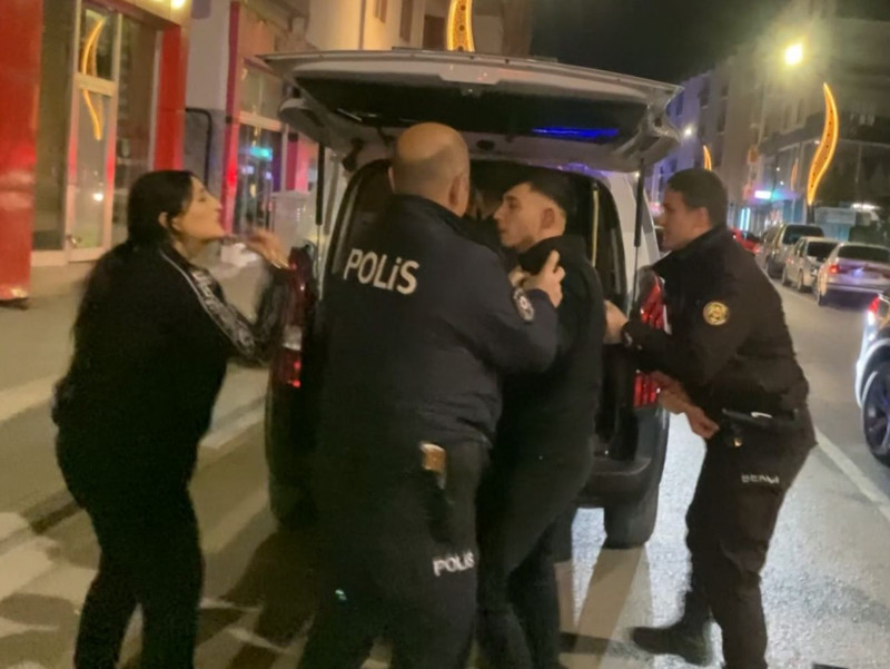 Aksaray'da dehşet! Dükkan basıp gazetecilere saldırdılar - Resim: 2