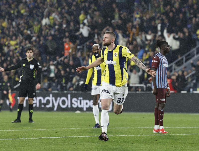 Fenerbahçe’nin 15 milyon euroluk yıldızı Trabzonspor maçında döktürdü! Performansı mest etti! Taraftara da müjdeyi verdi - Resim: 7