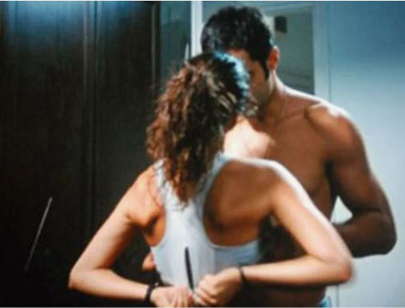 Öpüşme ve sevişme sahneleri için yeni uygulama! Beren Saat'i örnek verdi - Resim: 4