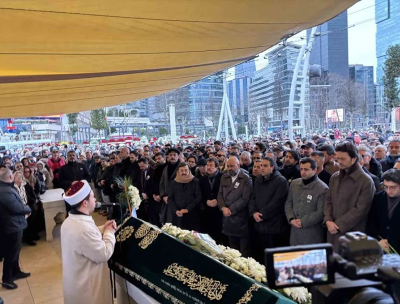 Şarkıcı Hatice, Fatih Ürek'in ablasına açtı ağzını yumdu gözünü! "Timsah gözyaşlarını görünce çıldırıyorum" - Resim: 3