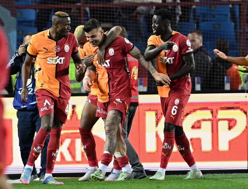 İtalyanlar yazdı! Galatasaray transferde gaza bastı! Mertens’in yerine 18 milyon euroluk on numara için harekete geçti - Resim: 2