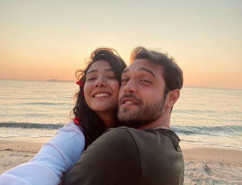 Aybüke Pusat ve Furkan Andıç'tan aşk dolu paylaşım! Romantik pozlarına beğeni yağdı - Resim: 2