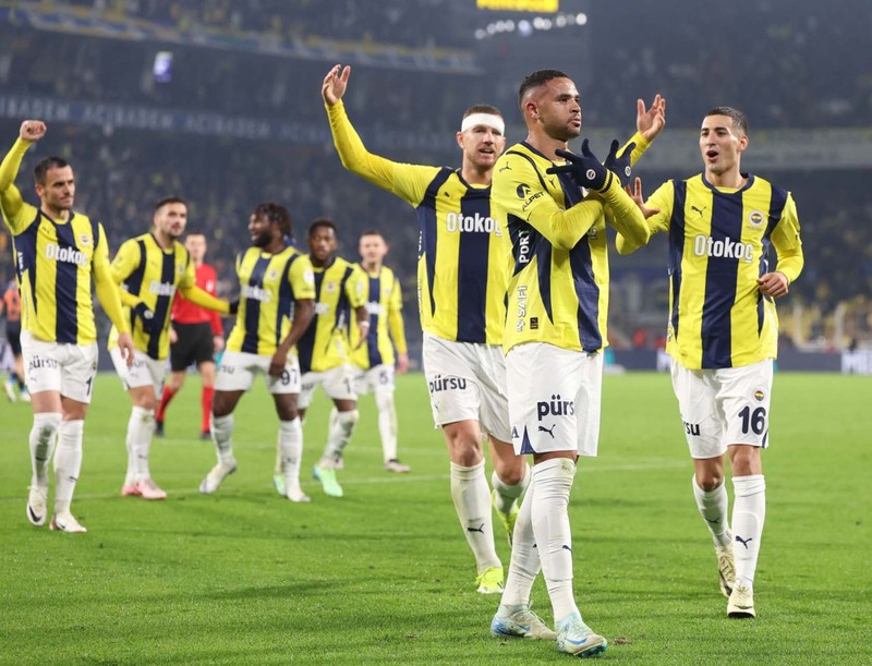 Fenerbahçe’den çılgın transfer hamlesi! Dünya yıldızına haftalık 250 bin sterlinlik teklif! Gelirse tüm dünya Fenerbahçe’yi konuşacak - Resim: 2