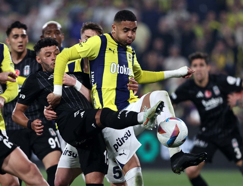 Fenerbahçe’de 19.5 milyon euroluk pişmanlık! Mourinho’nun prensi Beşiktaş derbisinde döküldü! Performansıyla çıldırttı - Resim: 6