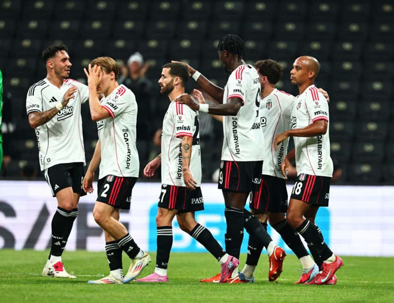 Beşiktaş’ın 5.7 milyon euroluk yıldızı gemileri yaktı! Takımdan gitmek istiyor! - Resim: 3