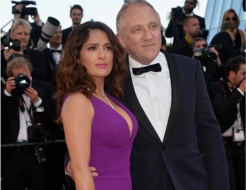 Salma Hayek bikinili pozlarıyla mest etti! 58 yaşındaki oyuncunun fit görünümünün sırrı ortaya çıktı - Resim: 2