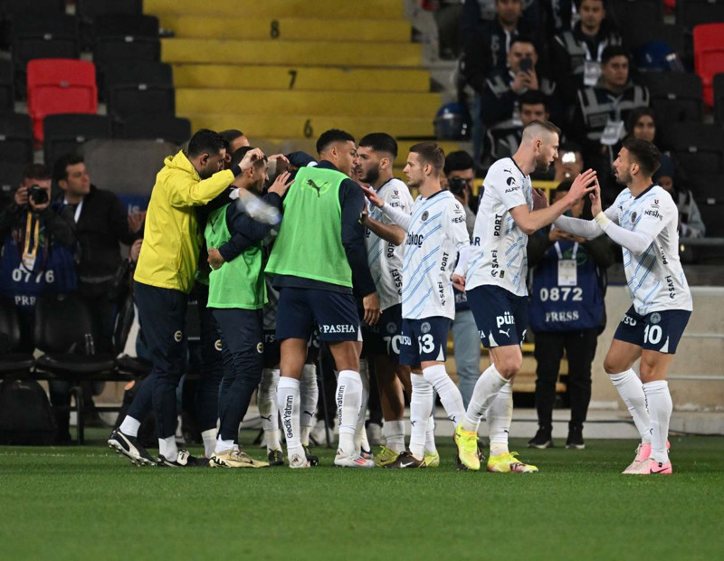 Fenerbahçe, Fred’in yeni partnerini buldu! Transfer için ilk adım atıldı! 27 milyon euroluk yıldızın menajeriyle görüşüldü! - Resim: 3