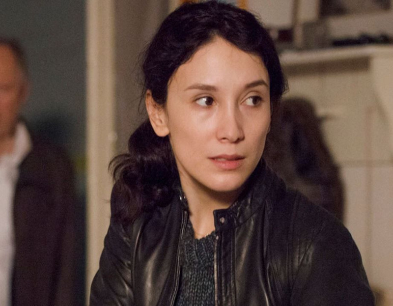 Eski cinsel içerikli yetişkin film yıldızı Sibel Kekilli'den cesur poz. Kırmızı iç gösteren bir bluzuyla göğüs dekoltesi ortaya çıktı. Hayranları şaşırdı - Resim: 2