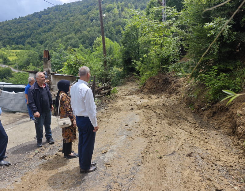 Aşırı yağış nedeniyle Samsun Yakakent ilçesinde heyelan meydana geldi - Resim: 3