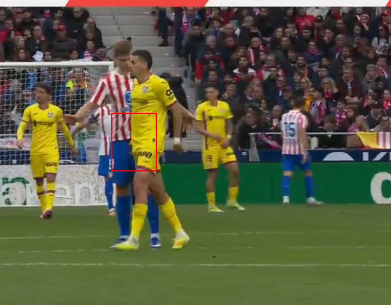 Süper Lig’in eski gol kralına şok hareket! Cinsel organına müdahale olunca çıldırdı! - Resim: 2