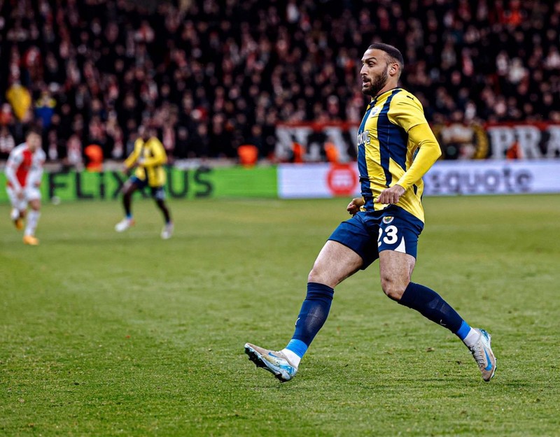 Herkes merak ediyordu! Fenerbahçe'de Cenk Tosun'un neden oynamadığı ortaya çıktı! O cümlesi Mourinho’yu kızdırmış - Resim: 6