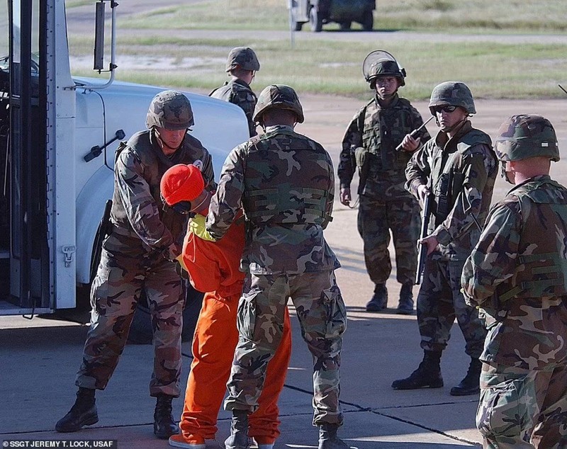 Dünyanın en kötü hapishanesi Guantanamo'nun ilk kez yayınlanan fotoğrafları - Resim: 6