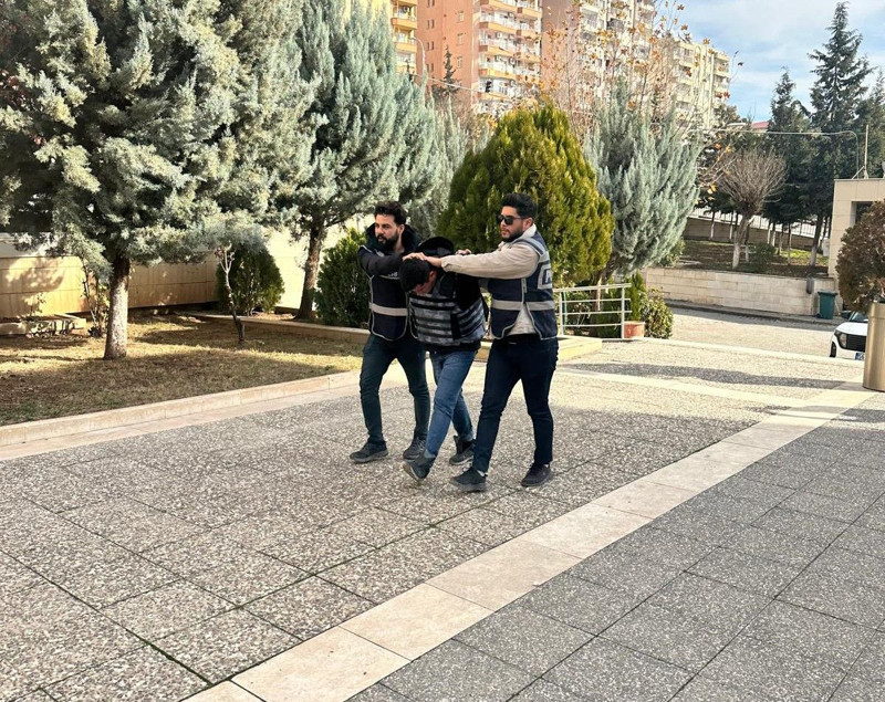 2 çocuk annesi Gülhan'ı altınları için öldürmüşlerdi! Katil komşunun kuyumcudaki görüntüleri ortaya çıktı - Resim: 4