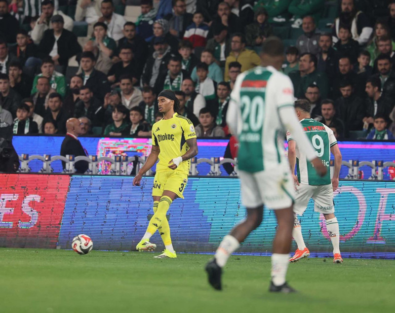 Fenerbahçe’de büyük temizlik başladı! 13 yabancının bileti kesildi! - Resim: 10