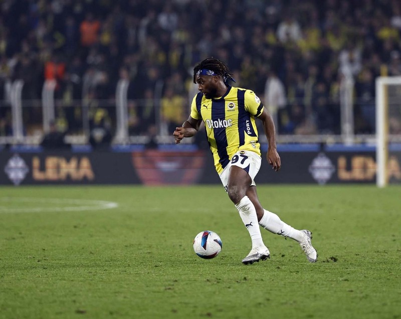 Fenerbahçe’de taşlar yerinden oynayacak! 5 yıldız topuna ağzına geldi! Takımda kalmaları artık çok zor - Resim: 8