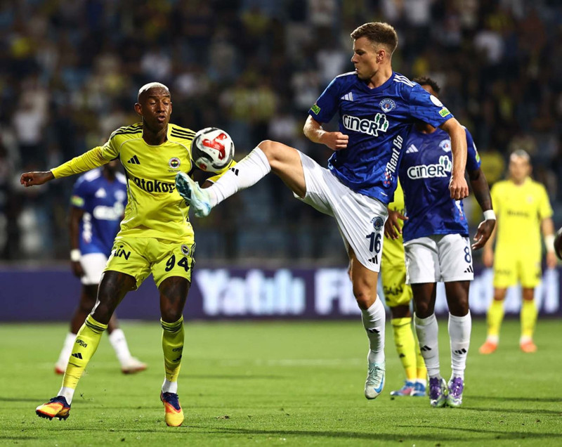 10 milyon euroluk yıldızdan Fenerbahçelileri çıldırtan performans! Pes dedirtti! İsabetli şut çekemeden maçı bitirdi - Resim: 5