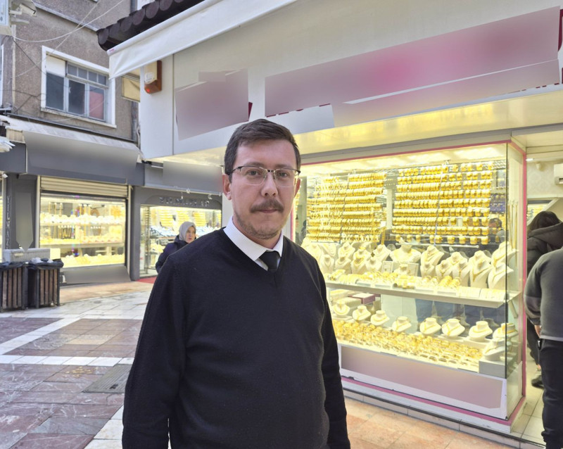 Yaşlı kadın korkudan titreyerek geldi! O detay dolandırıcıları ele verdi - Resim: 4